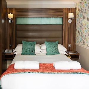 Small Double Ensuite